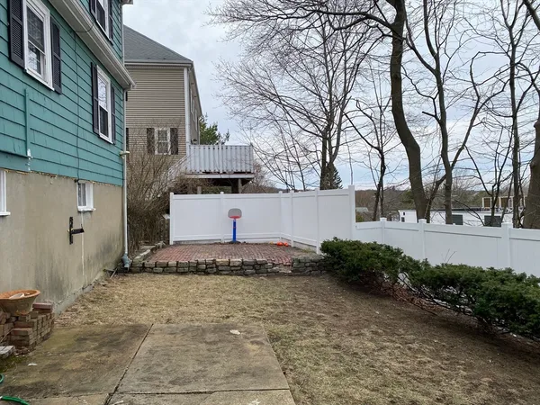$4,100 | 11 Woodbury Street, Arlington, MA 02476