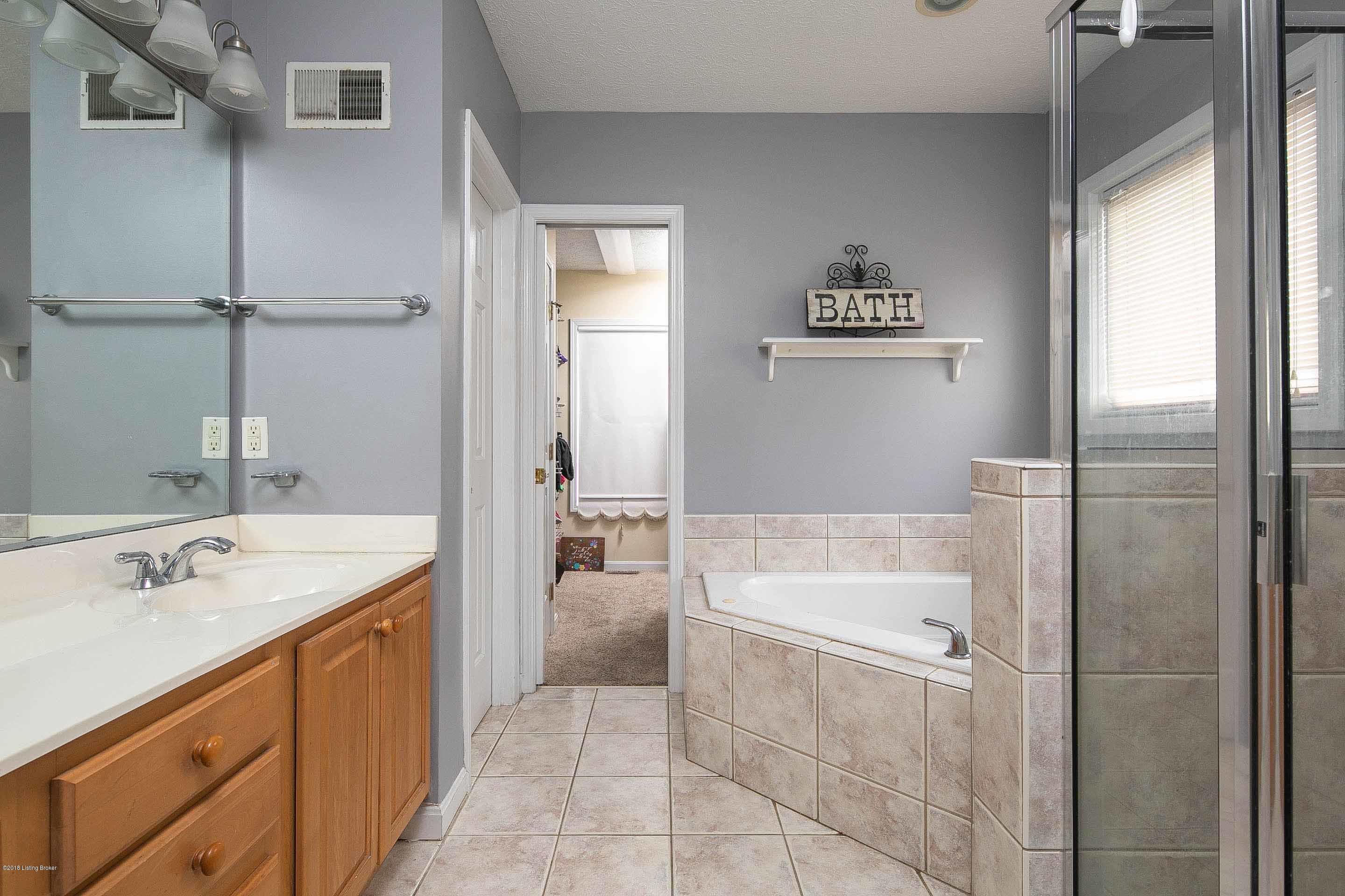 1912 Grand Ridge Road Louisville, KY 40214 - Photo 34 of 58 34