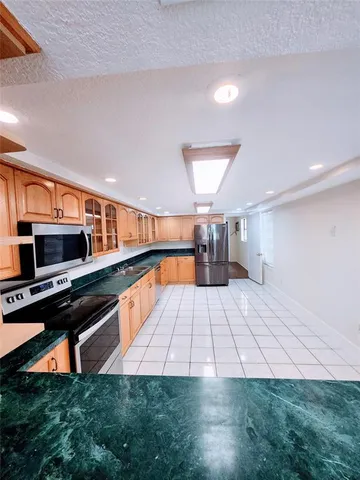 $3,450 | 793 Northeast 206th Street, Miami, FL 33179