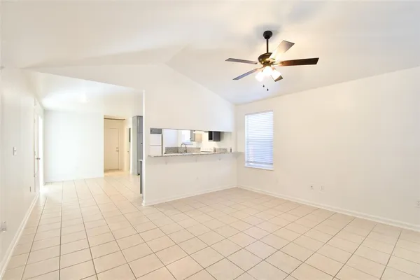 $1,500 | 1120 Holt Avenue, Waco, TX 76706