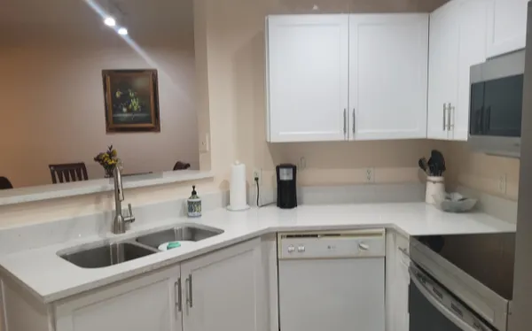 $1,950 | 1801 North Flagler Drive, Unit 128, West Palm Beach, FL 33407