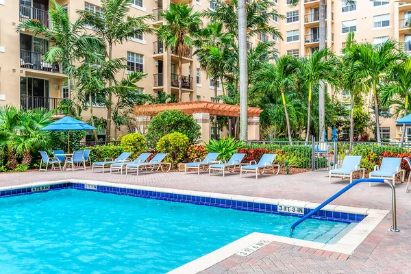 $1,950 | 1801 North Flagler Drive, Unit 128, West Palm Beach, FL 33407