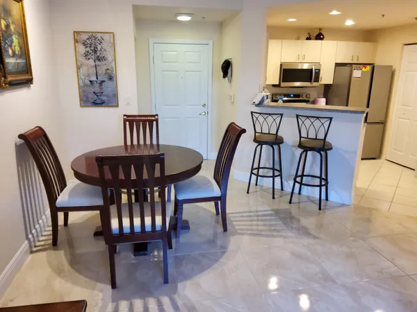 $1,950 | 1801 North Flagler Drive, Unit 128, West Palm Beach, FL 33407