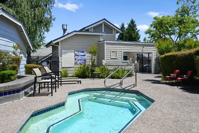 $499,000 | 2111 Stonefield Lane, Santa Rosa, CA 95403