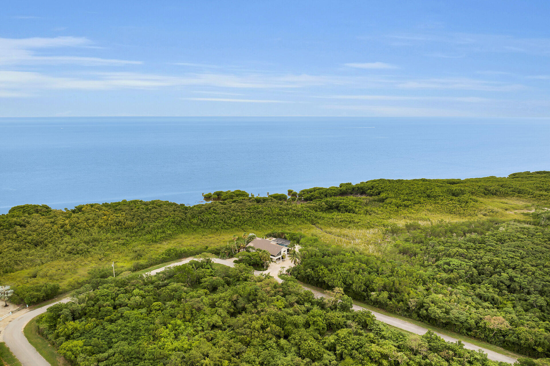 31 South Carysfort Circle Key Largo, FL 33037 - Photo 3 of 47 a view of an ocean