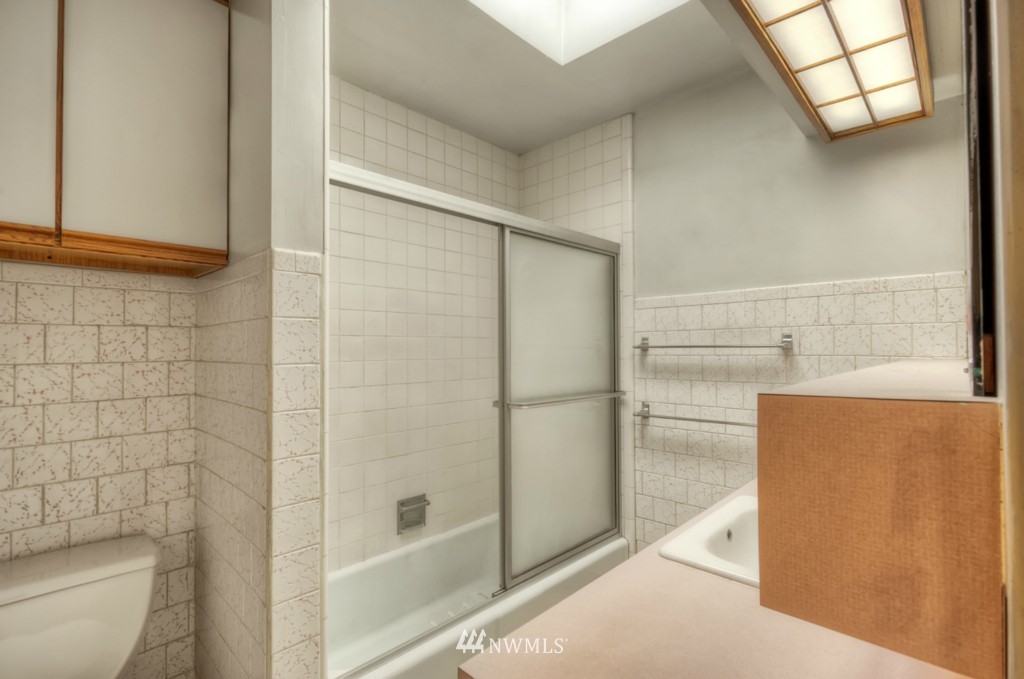 7521 South Laurel Street Seattle, WA 98178 - Photo 11 of 17