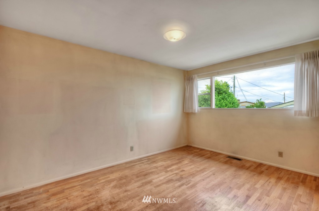 7521 South Laurel Street Seattle, WA 98178 - Photo 13 of 17