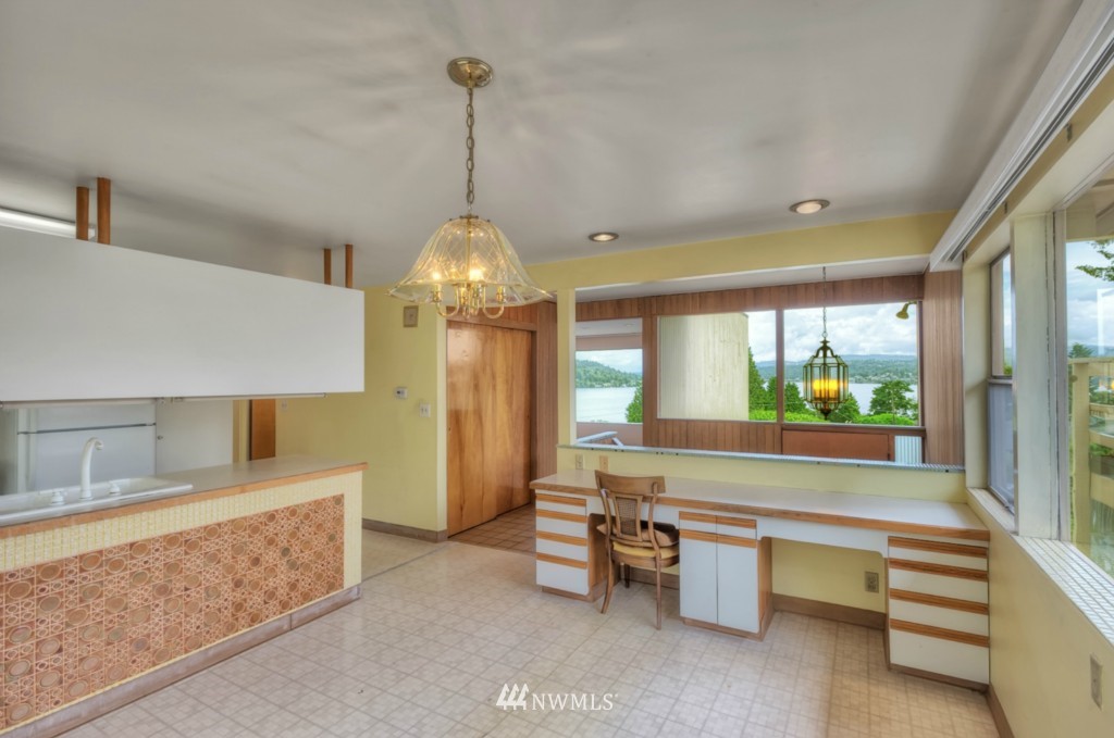 7521 South Laurel Street Seattle, WA 98178 - Photo 5 of 17