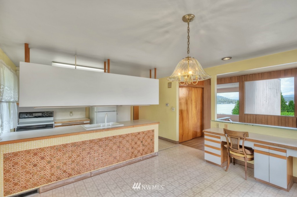 7521 South Laurel Street Seattle, WA 98178 - Photo 6 of 17