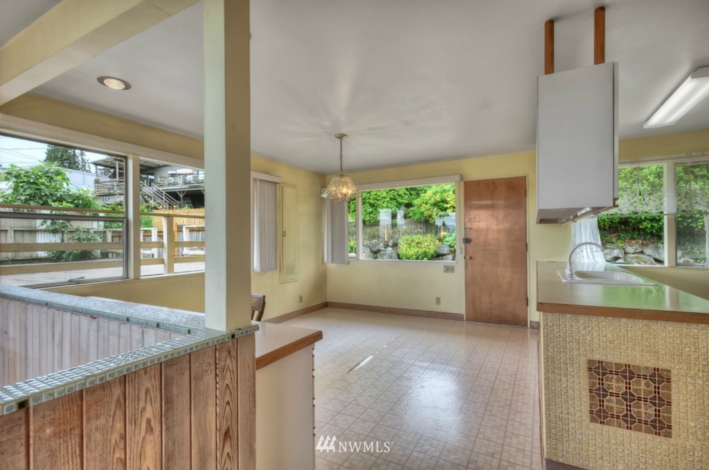 7521 South Laurel Street Seattle, WA 98178 - Photo 9 of 17
