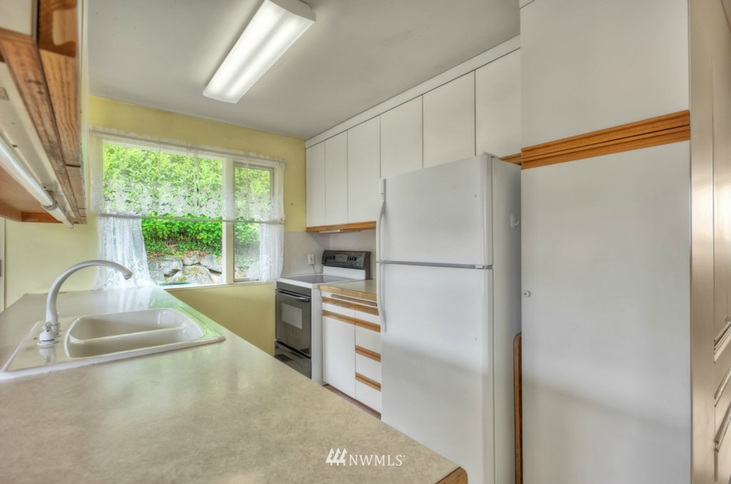 7521 South Laurel Street Seattle, WA 98178 - Photo 10 of 17