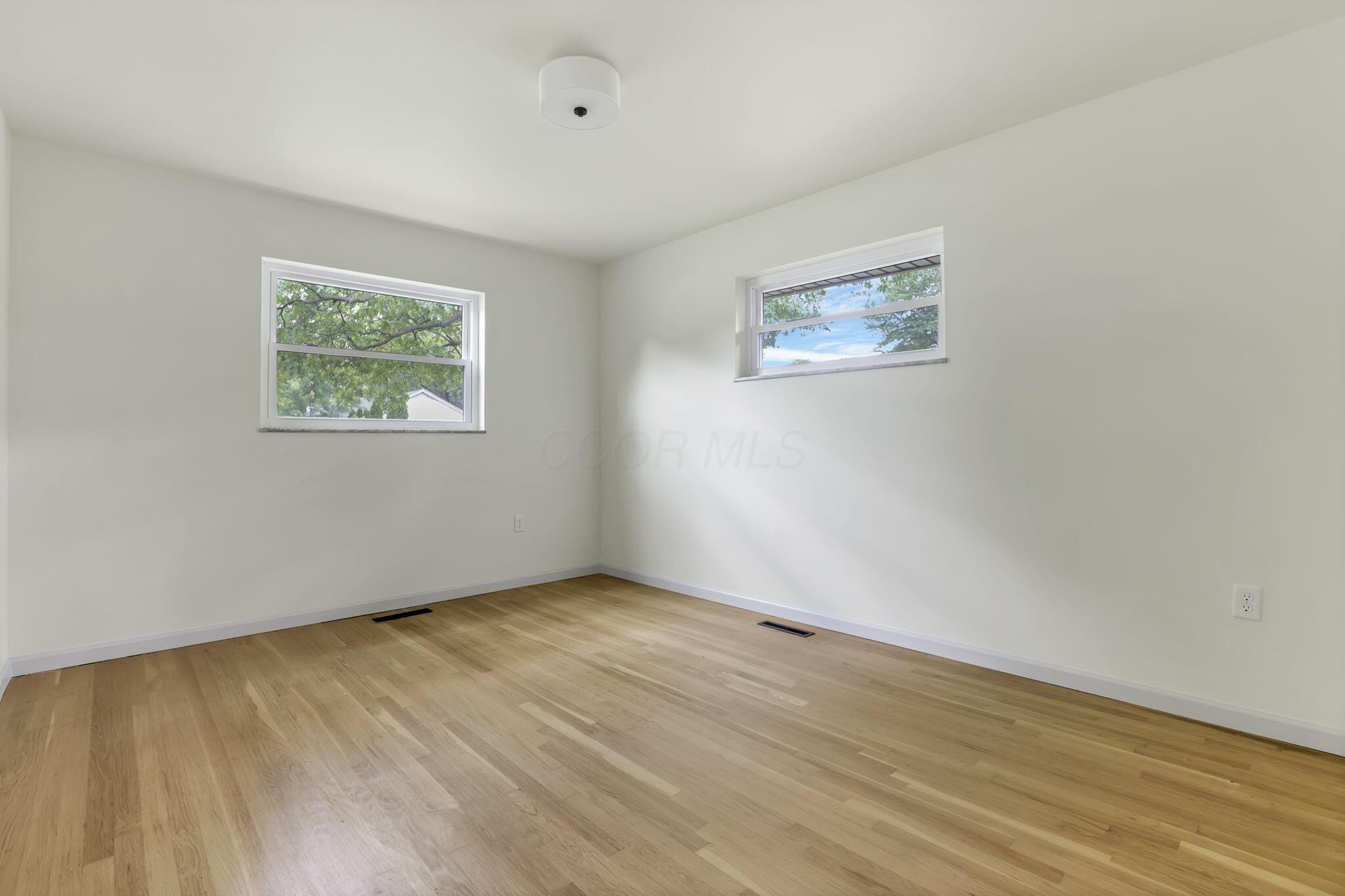 1285 Kingsgate Road Columbus, OH 43221 - Photo 29 of 50 Bedroom 2