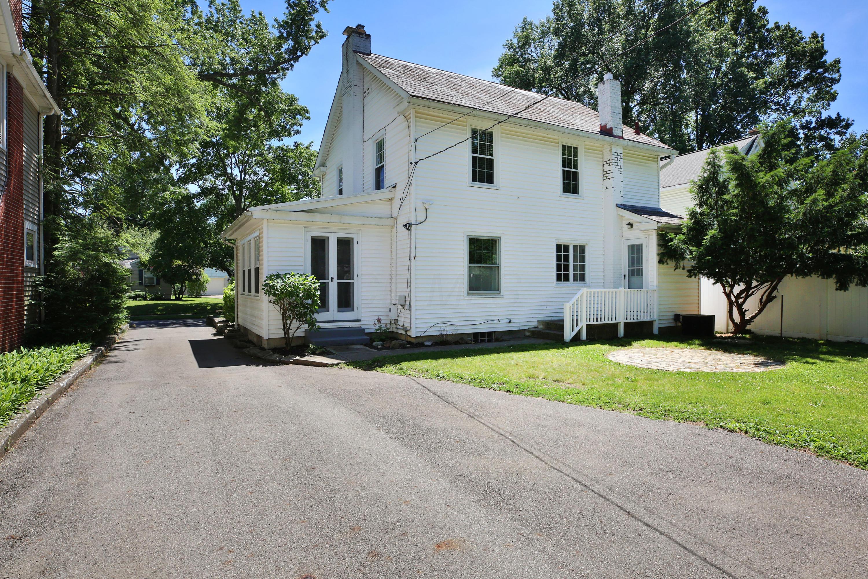 426 East Torrence Road Columbus, OH 43214 - Photo 35 of 40