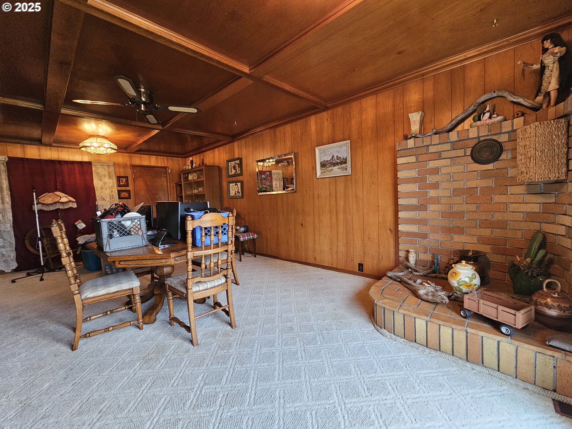 2462 Austin Road Roseburg, OR 97471 - Photo 27 of 36 a view of a patio with table and chairs