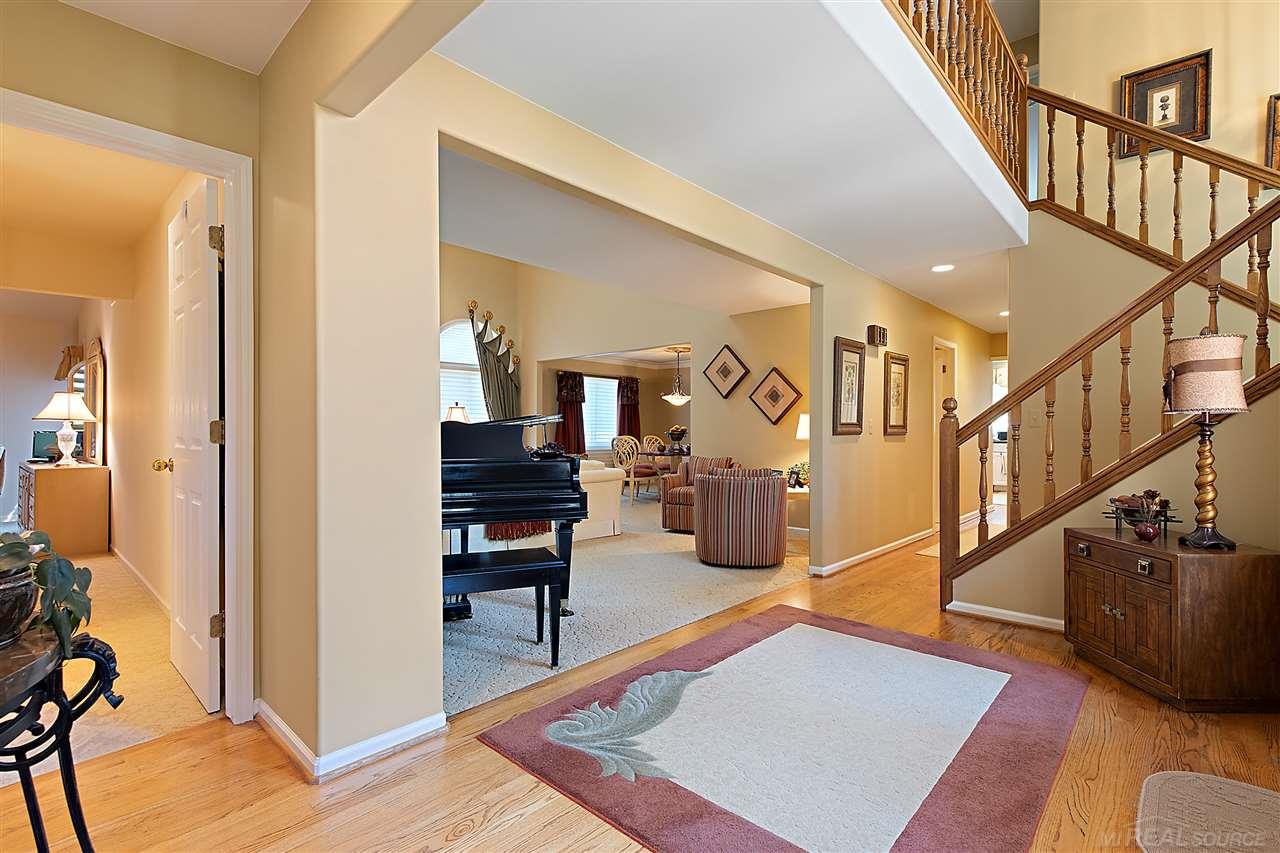 112 Oakbridge Drive Rochester, MI 48306 - Photo 9 of 47