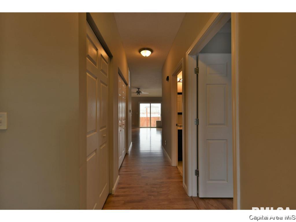 2919 South Meadowbrook Road, Unit 11 Springfield, IL 62711 - Photo 8 of 22
