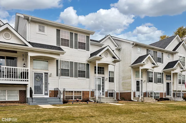 $2,300 | 17437 Teton Court, Lockport, IL 60441