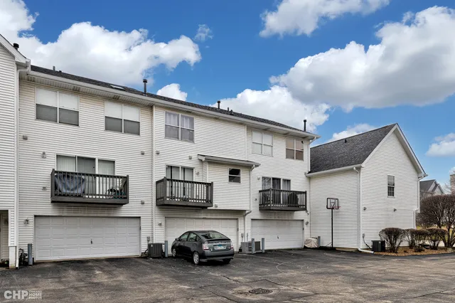 $2,300 | 17437 Teton Court, Lockport, IL 60441