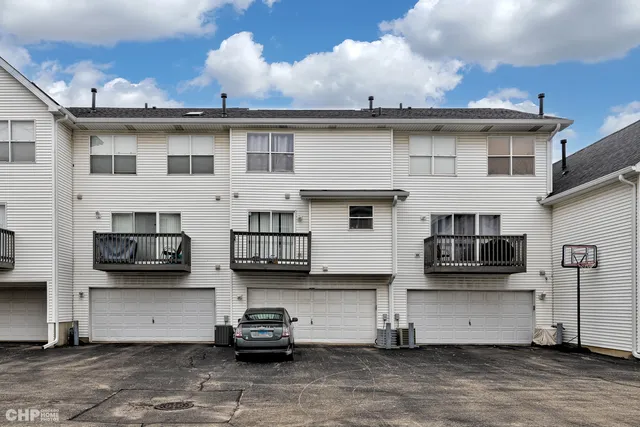 $2,300 | 17437 Teton Court, Lockport, IL 60441