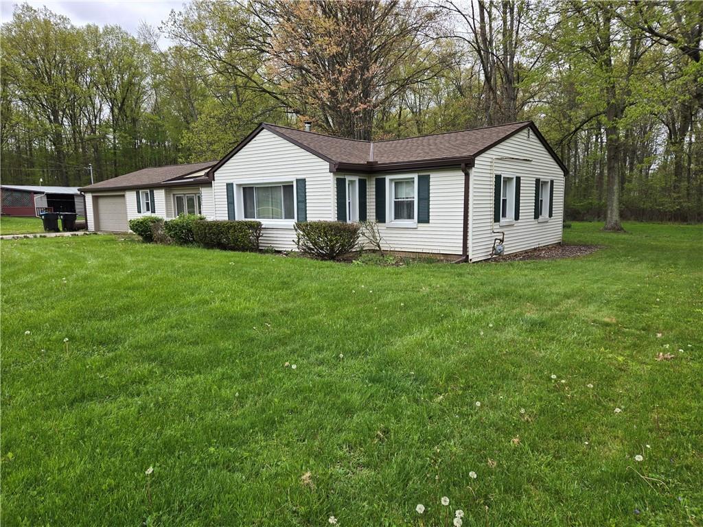 3631 Sample Road Hermitage, PA 16148 - Photo 4 of 35