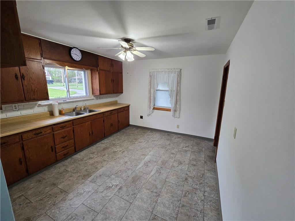 3631 Sample Road Hermitage, PA 16148 - Photo 9 of 35