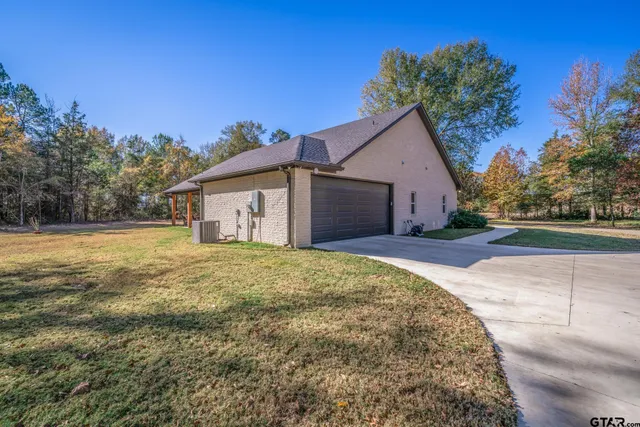 $680,000 | 645 County Road 1713, Jacksonville, TX 75766