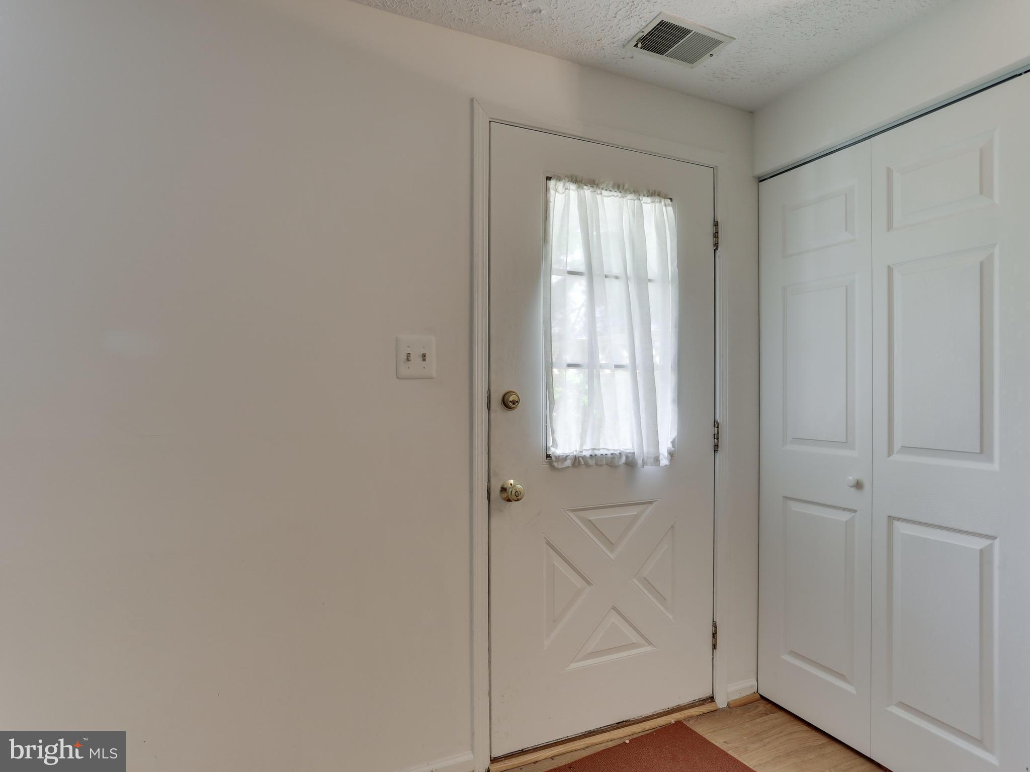 11234 Legato Way Silver Spring, MD 20901 - Photo 3 of 29 Interior (General)