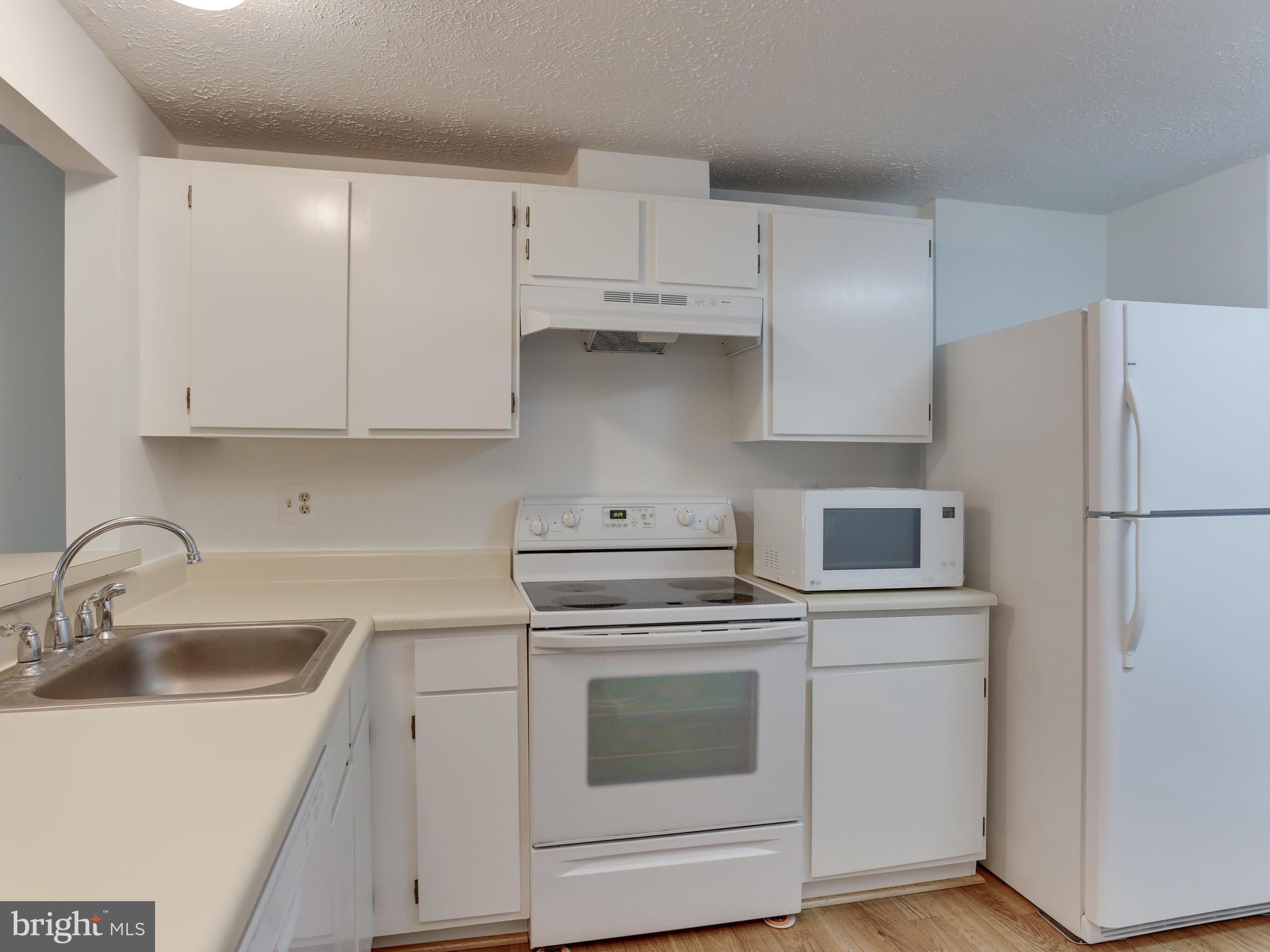 11234 Legato Way Silver Spring, MD 20901 - Photo 6 of 29 Kitchen