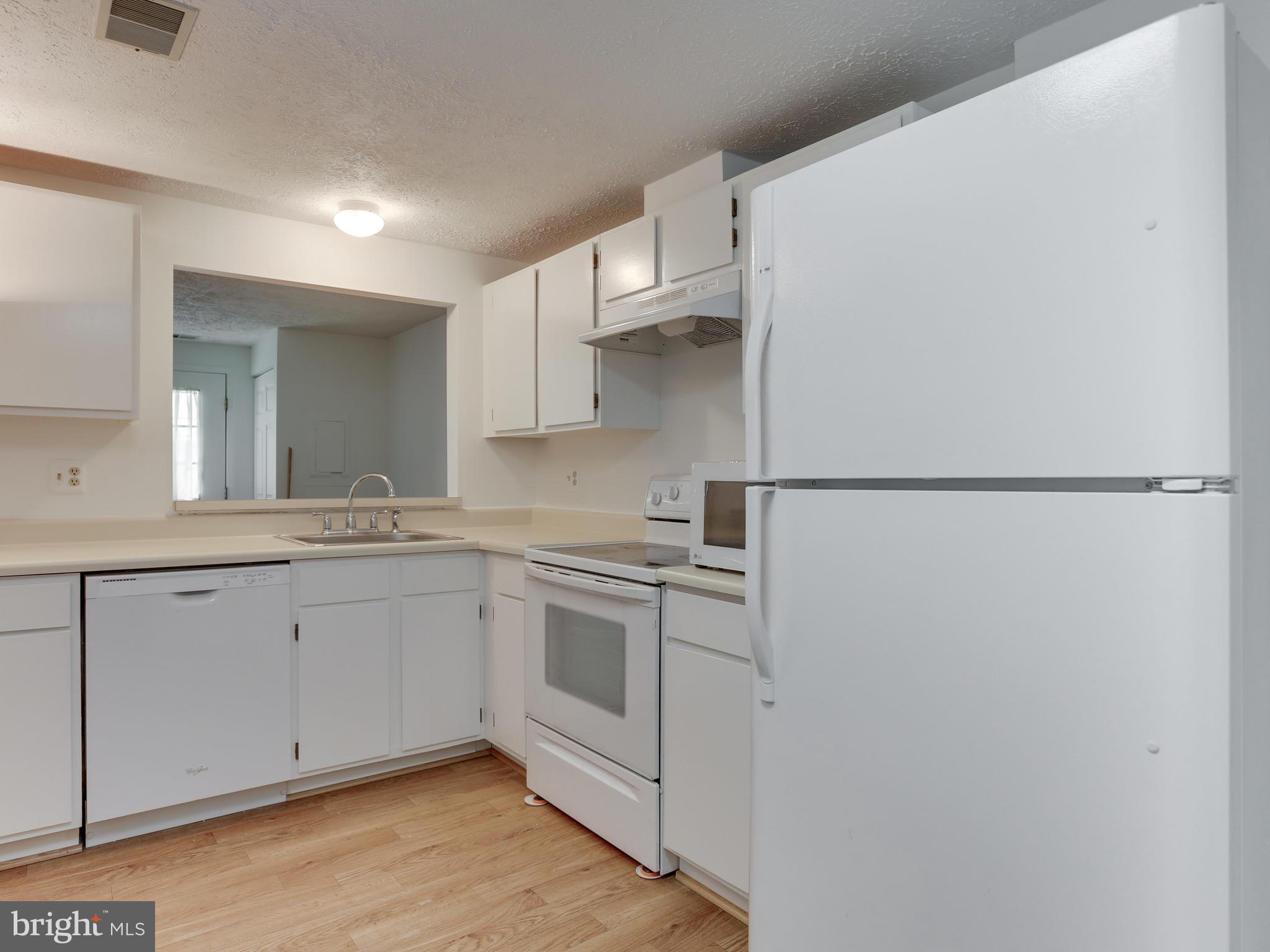 11234 Legato Way Silver Spring, MD 20901 - Photo 7 of 29 Kitchen