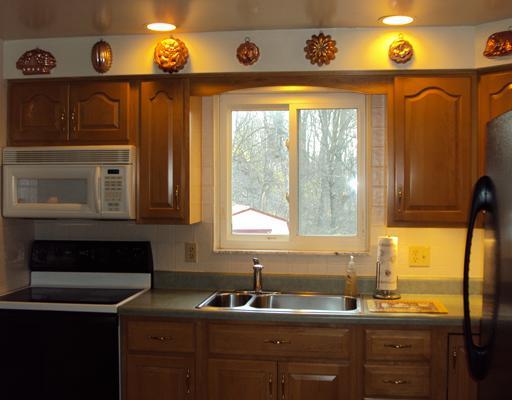 134 Rangley Drive Pittsburgh, PA 15209 - Photo 5 of 15 Kitchen.