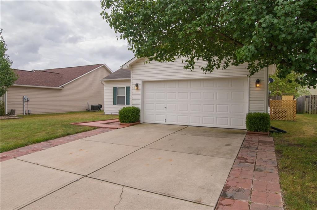10847 Running Brook Road Indianapolis, IN 46234 - Photo 3 of 25