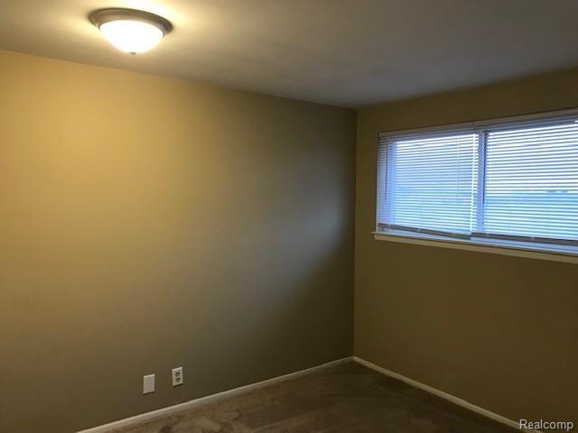8401 18 18 Mile Road, Unit 27C Sterling Heights, MI 48313 - Photo 23 of 35