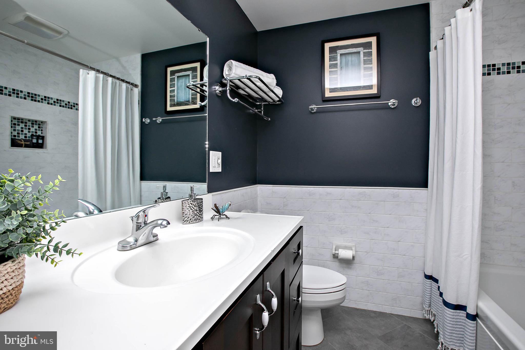 117 Rockingham Road Cherry Hill, NJ 08034 - Photo 29 of 51 Hall bath upper