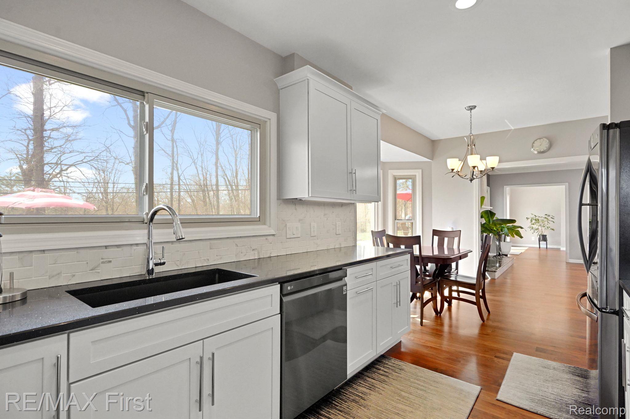 215 Stark Road Rochester, MI 48307 - Photo 12 of 32 KITCHEN