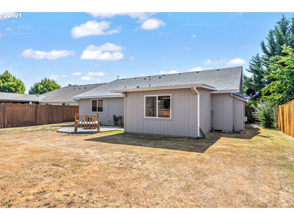 2135 Grove Street Longview, WA 98632 - Photo 22 of 27 Gallery Image 22