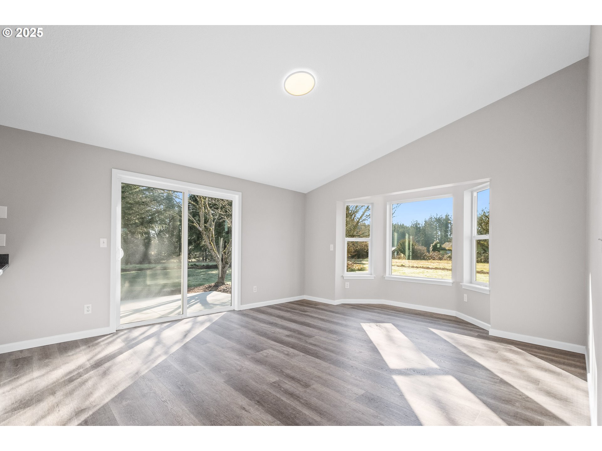 31030 Southwest Unger Road Cornelius, OR 97113 - Photo 15 of 25 en empty room with large windows