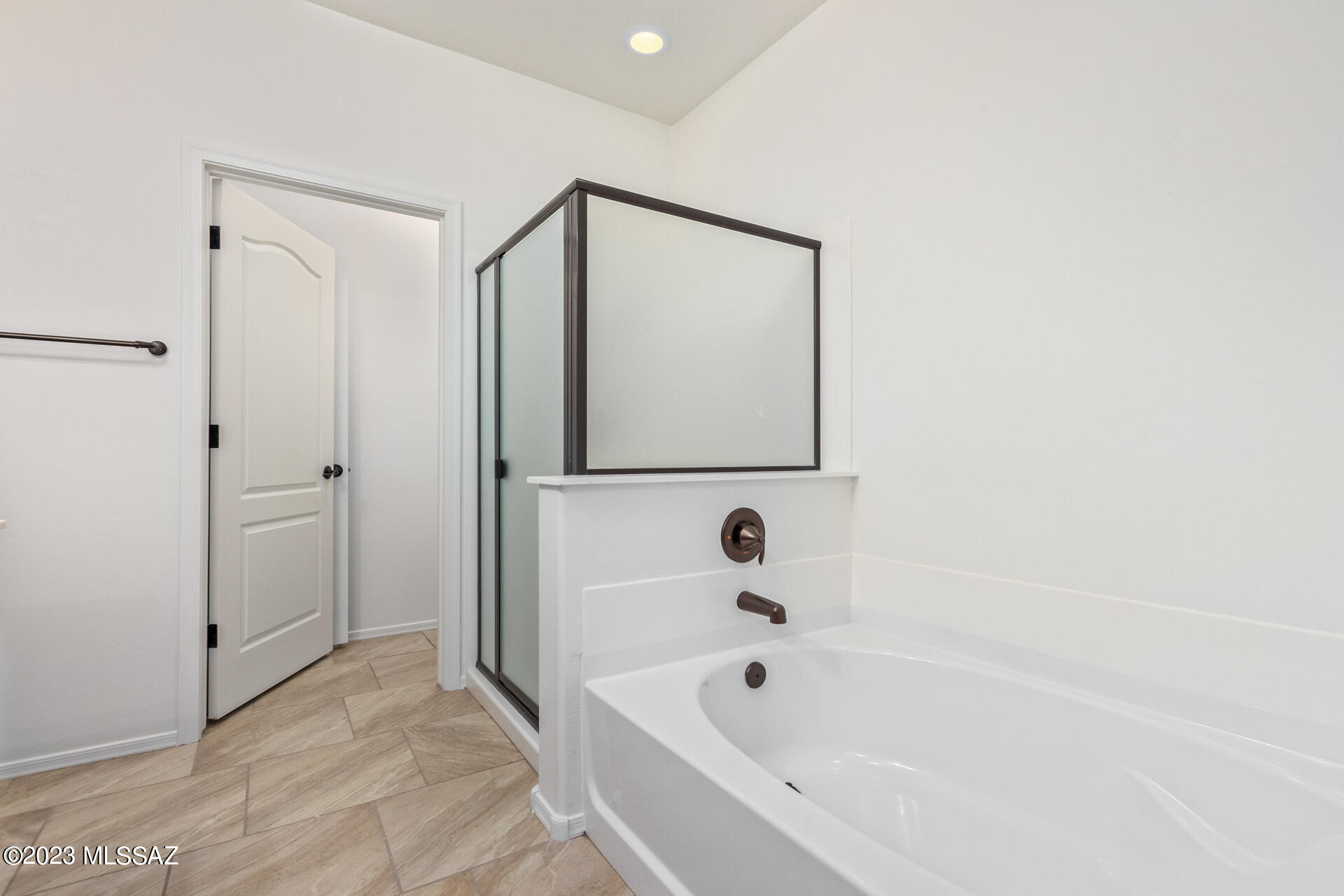 3971 South Corte Rana Rica Tucson, AZ 85730 - Photo 13 of 26 En-suite bathroom