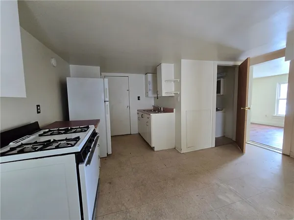 $1,100 | 130 East Elisha Street, Unit 4, Waterloo, NY 13165