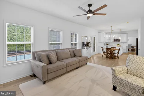 $824,900 | 242 Fox Chase Street, Warrenton, VA 20186