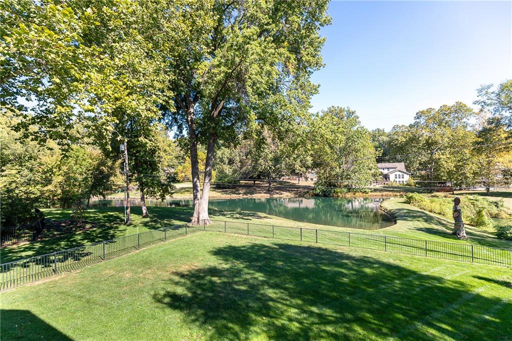 9645 Manor Road Leawood, KS 66206 - Photo 18 of 19