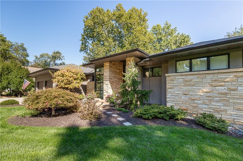 9645 Manor Road Leawood, KS 66206 - Photo 7 of 19