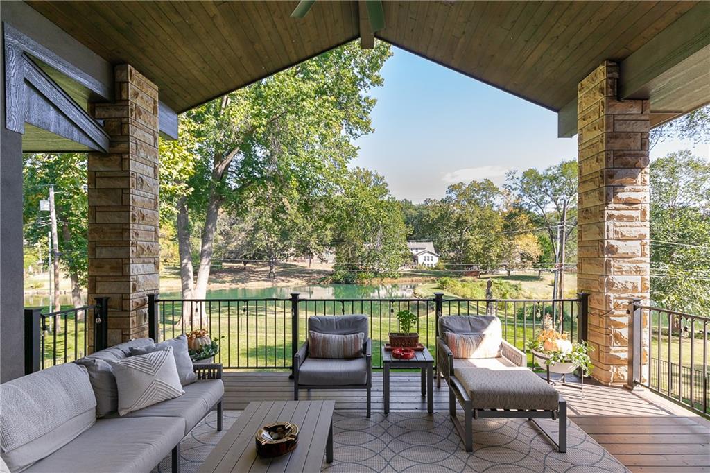 9645 Manor Road Leawood, KS 66206 - Photo 10 of 19