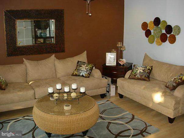 4011 Rustico Road Baltimore, MD 21220 - Photo 2 of 30 Living Room