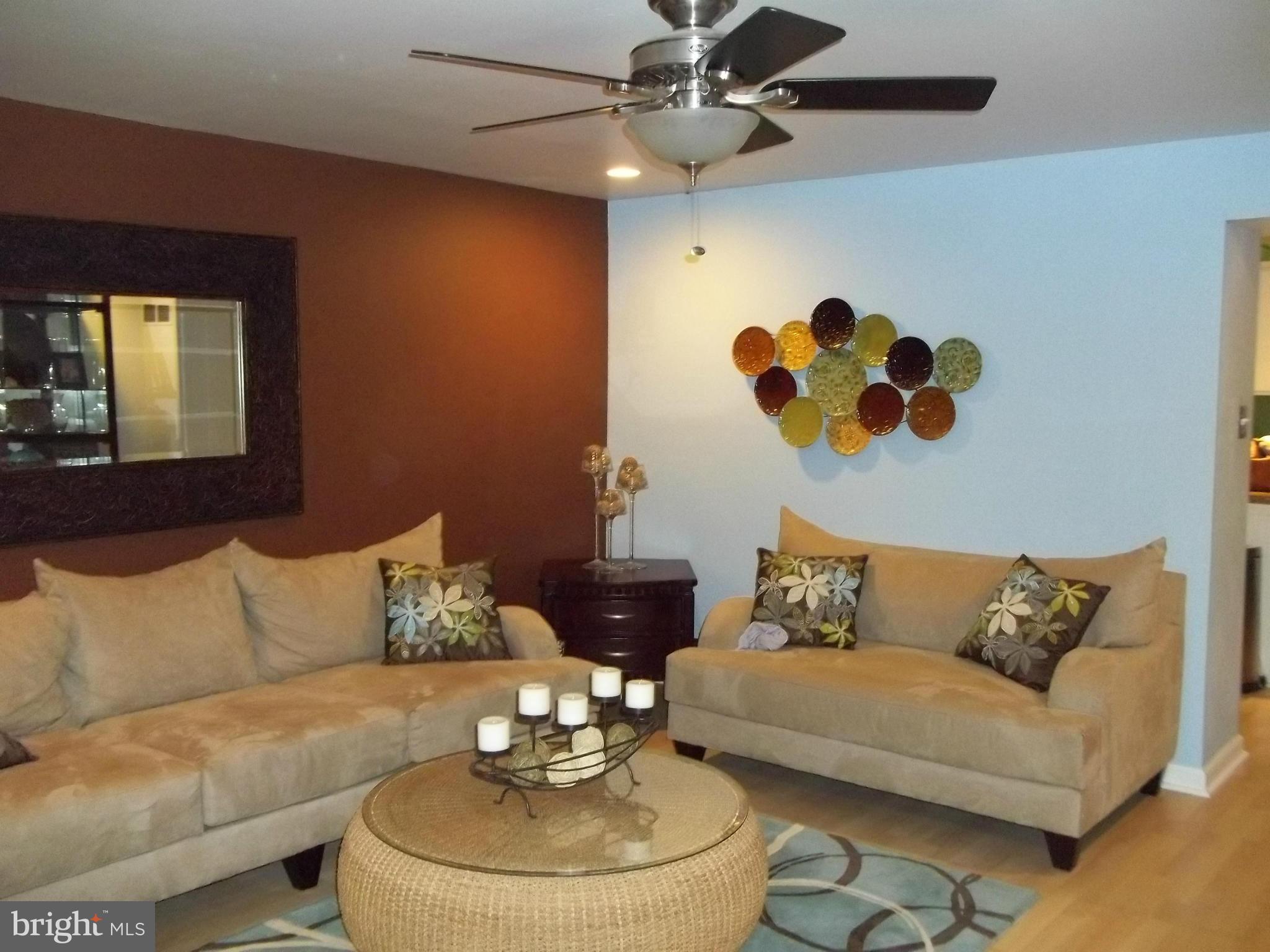 4011 Rustico Road Baltimore, MD 21220 - Photo 5 of 30 Living Room