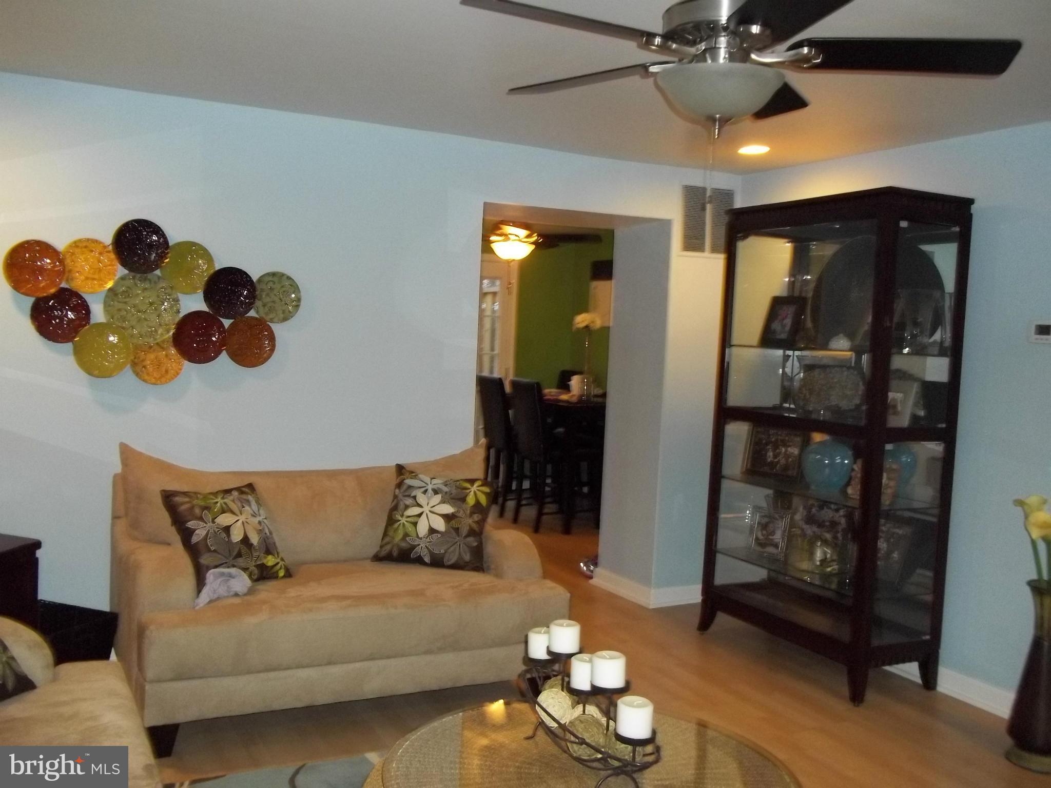 4011 Rustico Road Baltimore, MD 21220 - Photo 6 of 30 Living Room