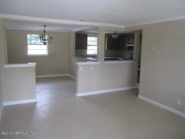 5923 Tampico Road Jacksonville, FL 32244 - Photo 9 of 25 011