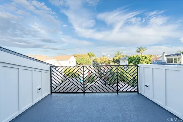 $2,479,000 | 110 South Irena Avenue, Unit B, Redondo Beach, CA 90277