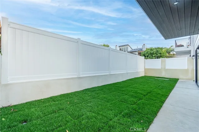 $2,479,000 | 110 South Irena Avenue, Unit B, Redondo Beach, CA 90277