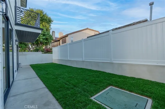 $2,479,000 | 110 South Irena Avenue, Unit B, Redondo Beach, CA 90277