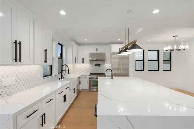 $2,479,000 | 110 South Irena Avenue, Unit B, Redondo Beach, CA 90277